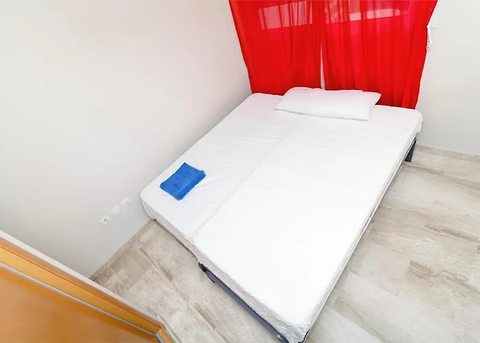 Almadraba Vyb * デニア